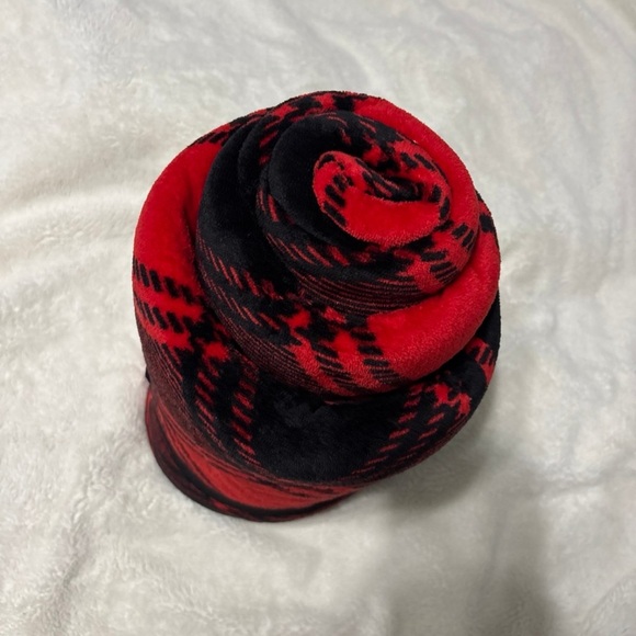 VS PINK Red and Black Plaid Blanket - Picture 4 of 4